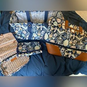 Stella & Dot Set; Matching “Blue Pineapple” Getaway Bag, 2 - Hanging Bags & Tote